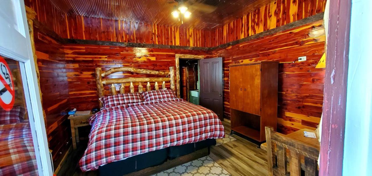 Log Cabin Inn يوريكا سبرينغز المظهر الخارجي الصورة