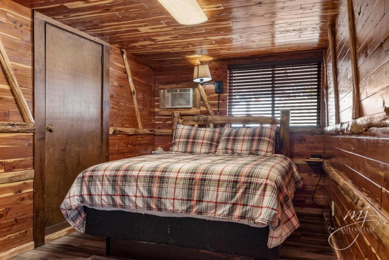 Log Cabin Inn يوريكا سبرينغز المظهر الخارجي الصورة