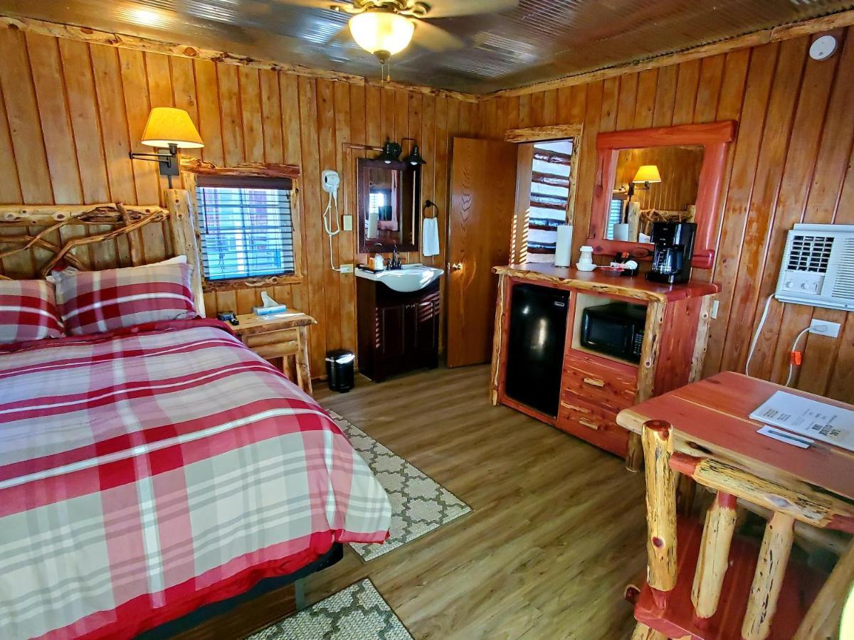 Log Cabin Inn يوريكا سبرينغز المظهر الخارجي الصورة