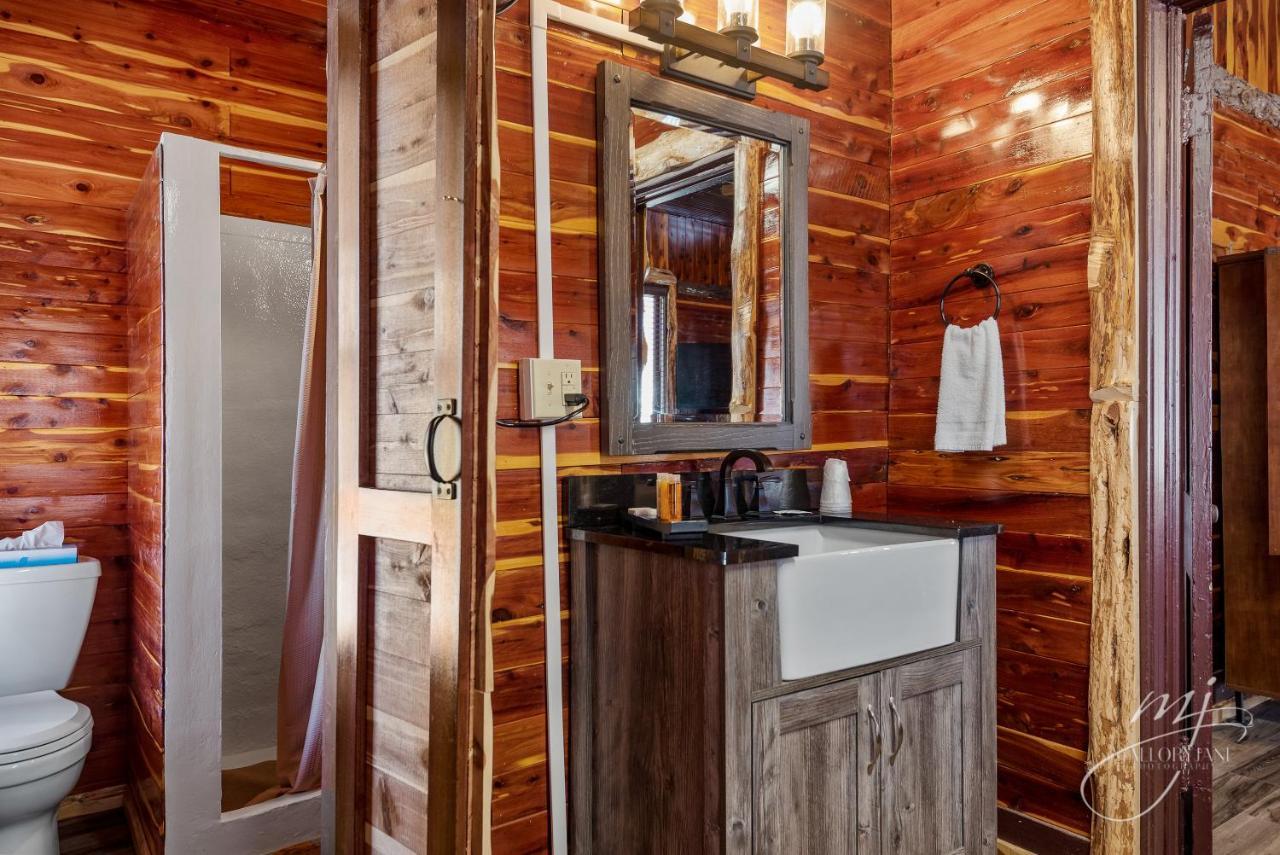 Log Cabin Inn يوريكا سبرينغز المظهر الخارجي الصورة