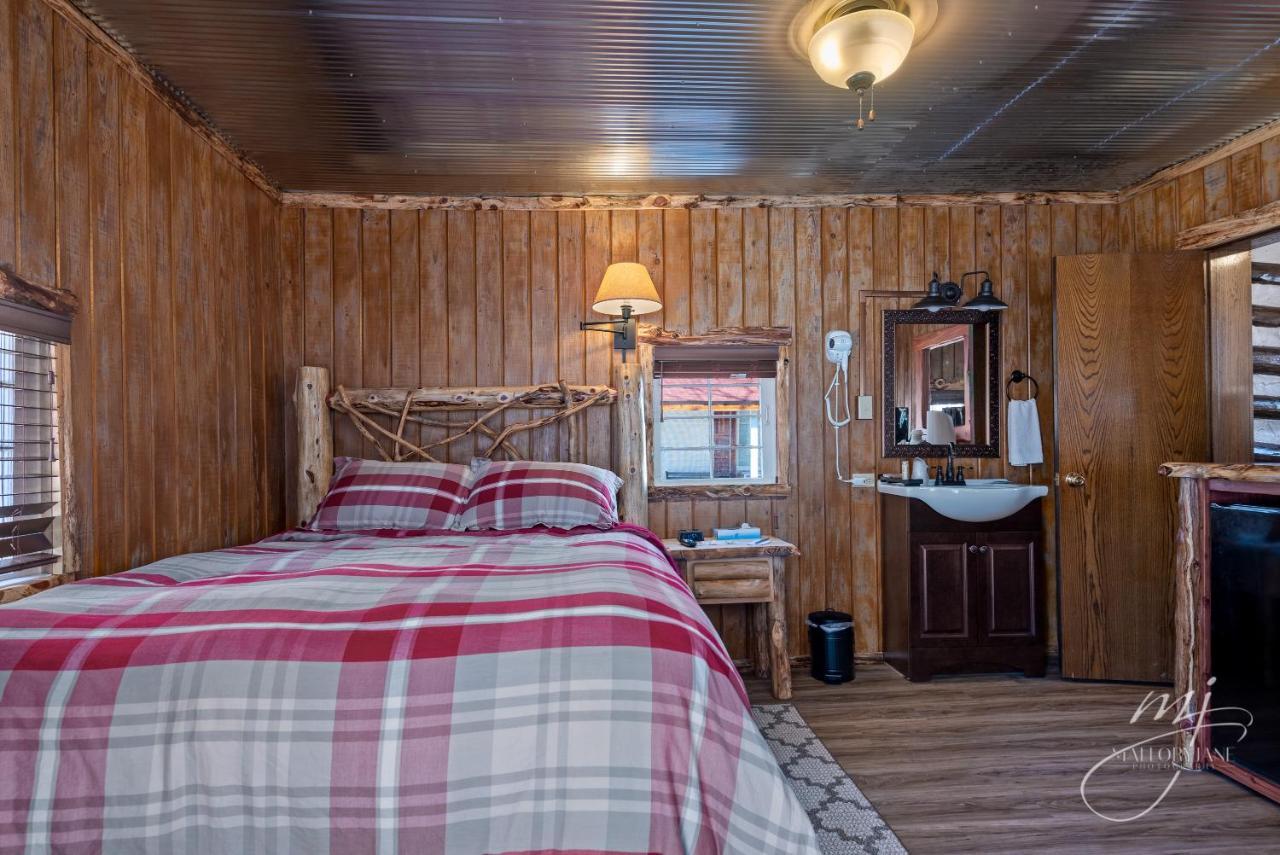 Log Cabin Inn يوريكا سبرينغز المظهر الخارجي الصورة