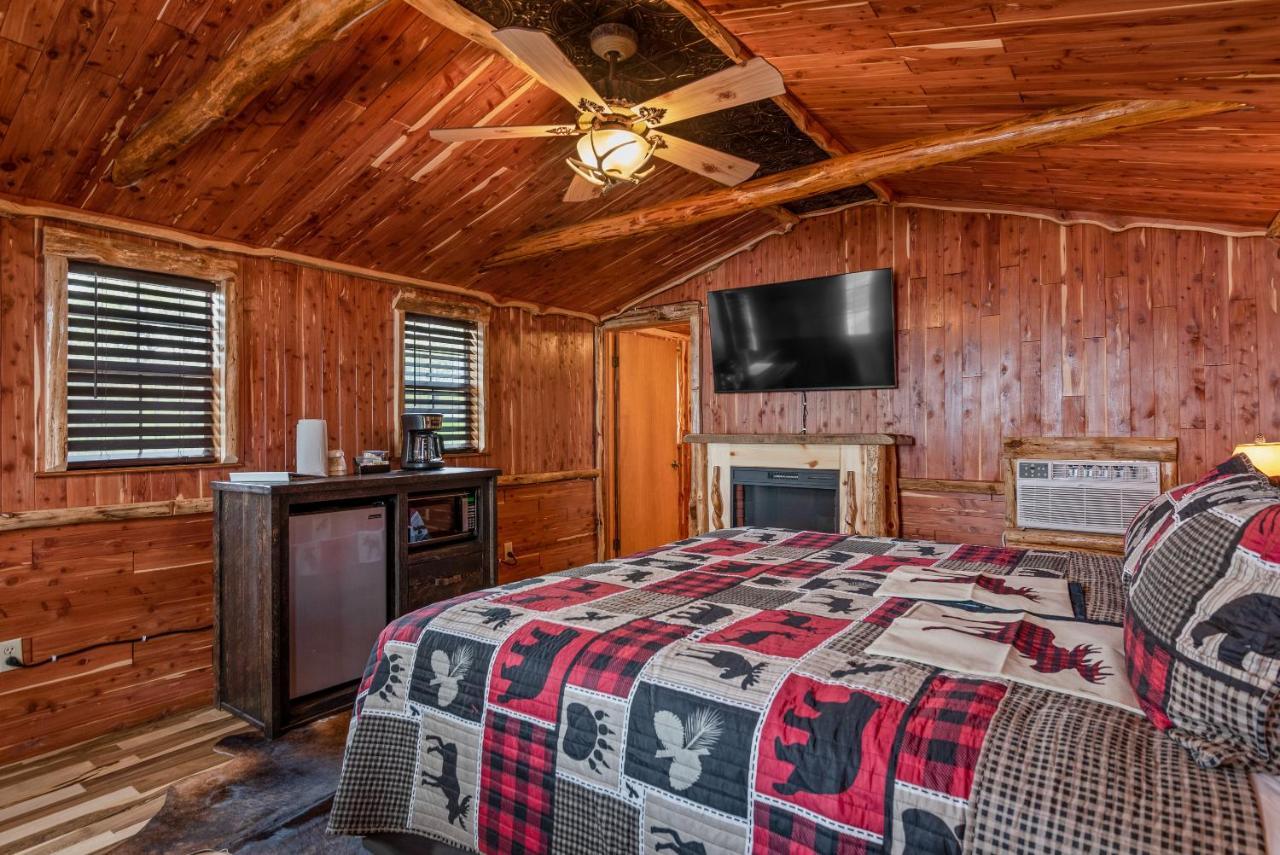 Log Cabin Inn يوريكا سبرينغز المظهر الخارجي الصورة