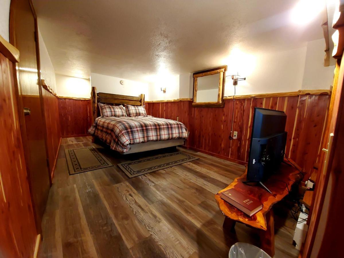 Log Cabin Inn يوريكا سبرينغز المظهر الخارجي الصورة