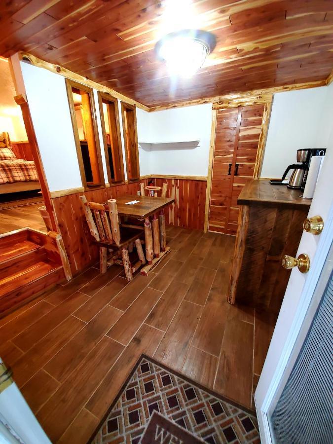 Log Cabin Inn يوريكا سبرينغز المظهر الخارجي الصورة
