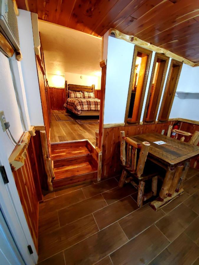 Log Cabin Inn يوريكا سبرينغز المظهر الخارجي الصورة