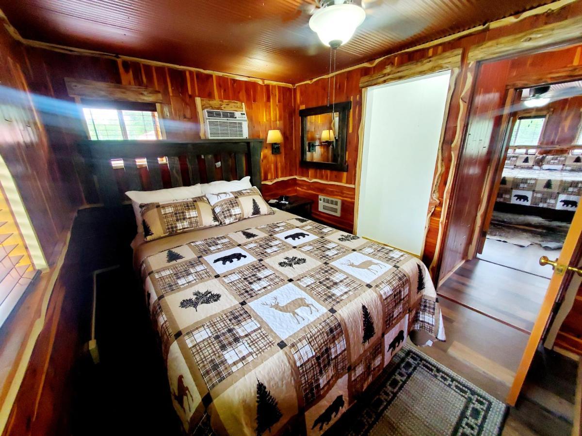 Log Cabin Inn يوريكا سبرينغز المظهر الخارجي الصورة