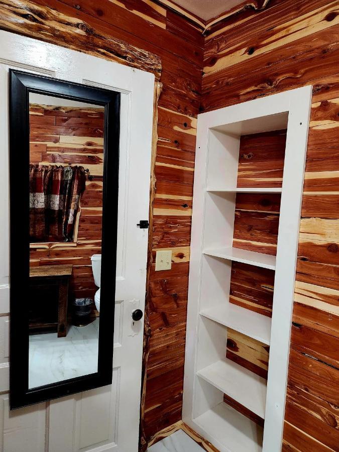 Log Cabin Inn يوريكا سبرينغز المظهر الخارجي الصورة